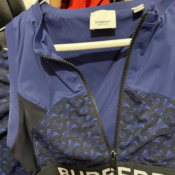 Burberry top - Picture 2 of 4